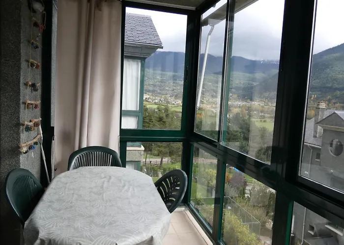 Villanua Acogedor Piso Con Garaje, Padel Y Piscina