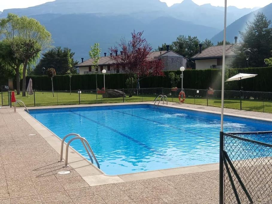 Acogedor Piso Con Garaje, Padel Y Piscina