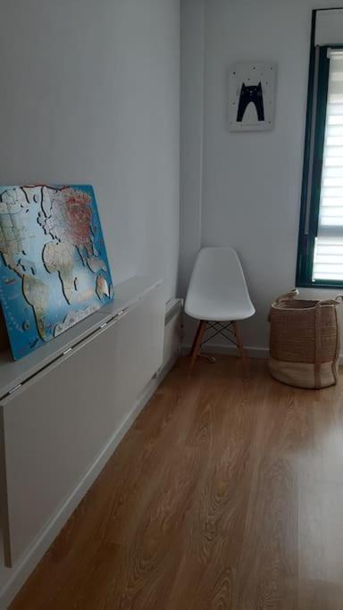 Acogedor Piso Con Garaje, Padel Y Piscina * Villanua